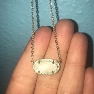 Kendra Scott necklace